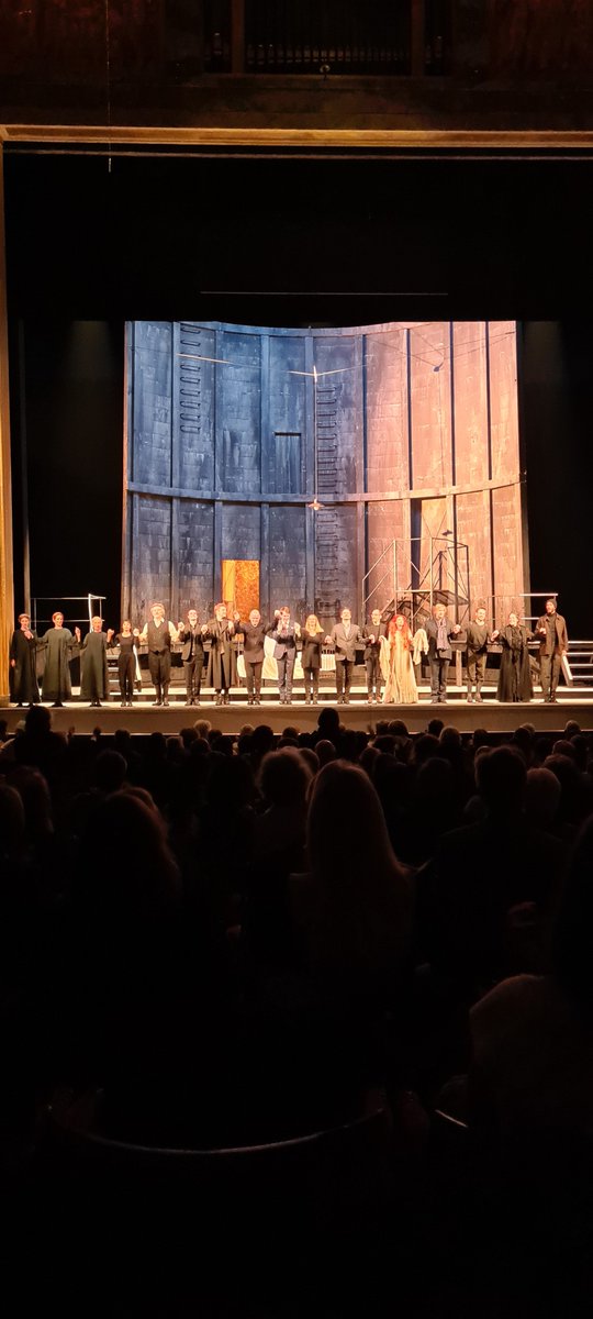 PresseKraemer's tweet photo. 09102021 #Pelleas #Melisande C'est L'OPERA @TCEOPERA @AudeTCE Accueil triomphal @VanninaSantoni remplaçant @PatriciaPetibon bravo @StandeBarbeyrac #SimonKeenlyside @CLXPan https://t.co/JuXXCifBbe