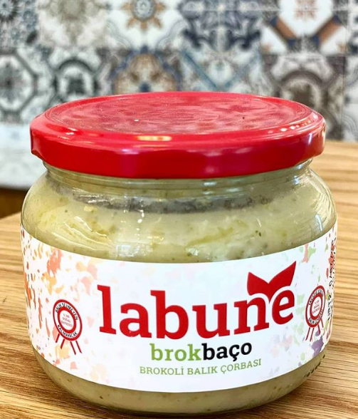 HasatCiftligi's tweet photo. Brokoli, levrek ve sebzeleri bir araya getiren bir balık çorbasına ne dersiniz ?
Brokoli balık çorbamız haricinde portakallı kuşkonmazlı, propolisli tarhanalı ve sade balık çorba çeşitlerimizi de denemenizi tavsiye ederiz.
#hasatciftligi #balıkçorbası #çorbatarifi #dogalgida https://t.co/WMlHzUiS66