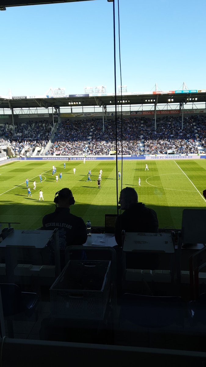 AndrePodschun's tweet photo. Der Vorteil der Einsatzleiter-Position der @malteserDE ? (Trotz frühem Aufstehen)
Man hat einen super Ausblick auf #DANKEBECKUS #BeckFCM #CB11 @1_FCM
⚽️ https://t.co/NfQm7UZOhV