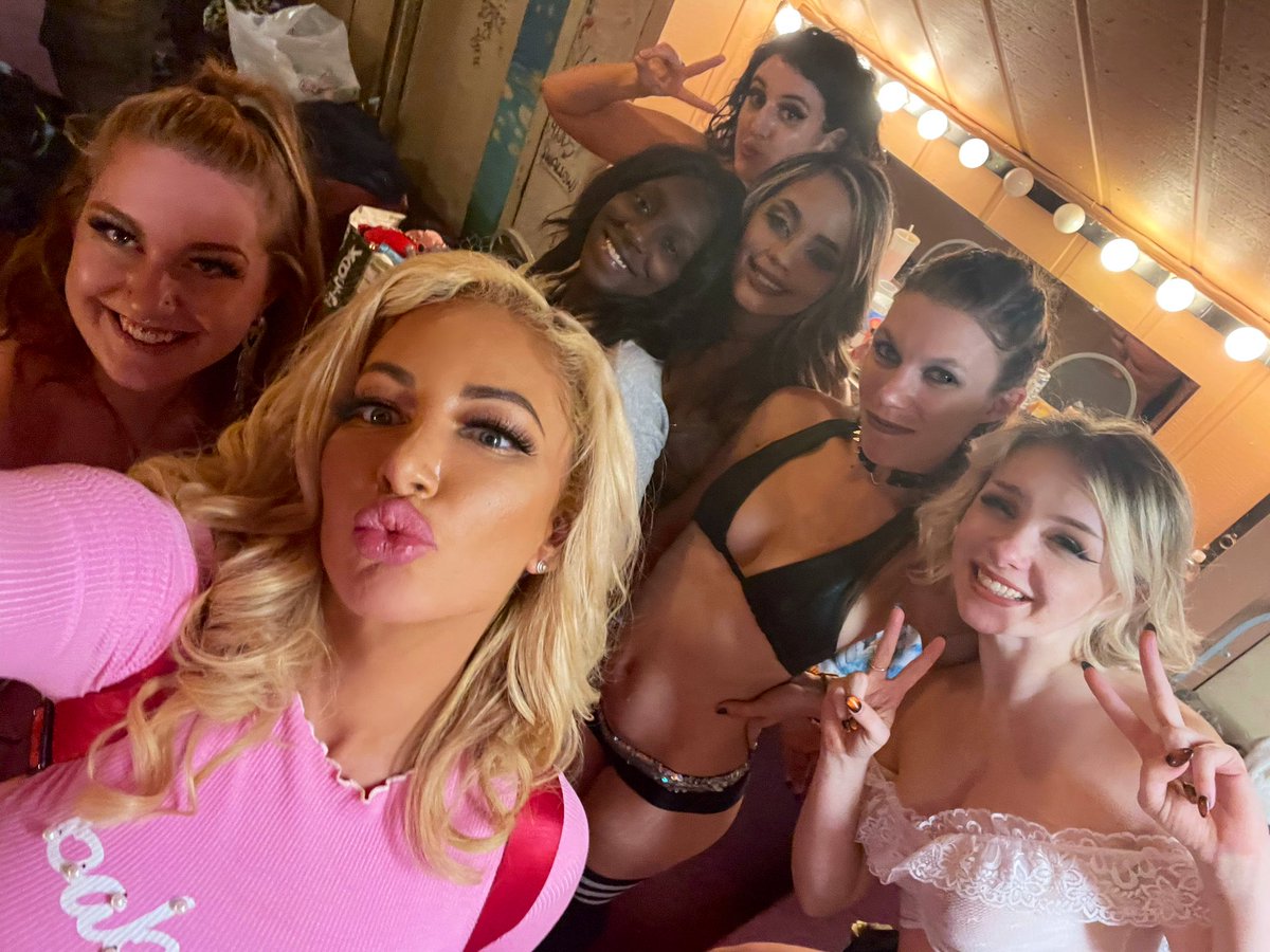 Let me tell you this club has the sweetest girls, nothing like Knoxville, sweet as Molasses baby @MousesEarKnoxTN some of our fun moments from this weekend I will miss you all #SheaSquad onlyfans.com/NicoletteSheaS… #SheaSquad
