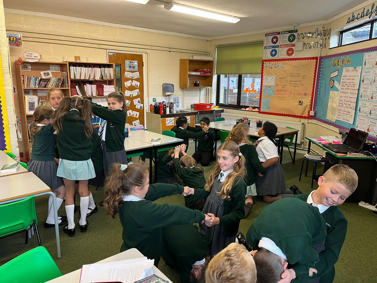 stokenchurchps's tweet photo. Y4 are enjoying reading The Legend of Podkin One-Ear and explored creating a Warren and ‘Starclaw’ through drama. They are loving it!😊👂🏼🐰👍🏼👋🏼💚
@kmlarwood @amywhelan18812 https://t.co/qtylSv4GPG