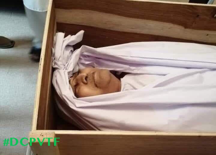 dcpvtf's tweet photo. محسن پاکستان ڈاکٹر عبدالقدیر مرحوم کا آخری دیدار
اللہ پاک آپ کی مغفرت فرمائے اور جنت الفردوس میں اعلی مقام عطا فرمائے آمین 🤲
#HeroOfNation #DCVTF #SaluteAndRespect https://t.co/WZGI9XPekY