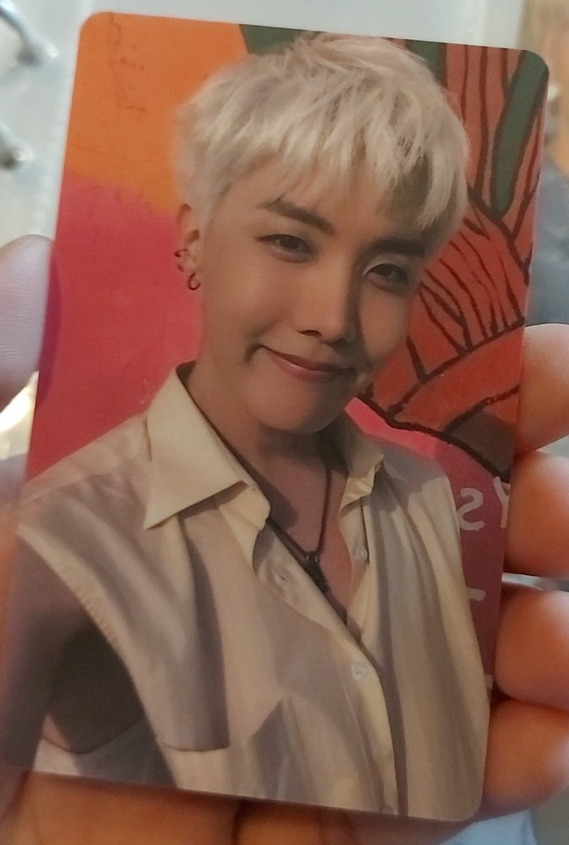 armyjournalph's tweet photo. Wtt ph bts 

Try lang! Looking to trade Hobi ld lucky draw soundwave for Jimin / Jin / Yoongi counterpart 

Sdd in Metro Manila please 💜 

Thank you! https://t.co/UrJXbUSvtG