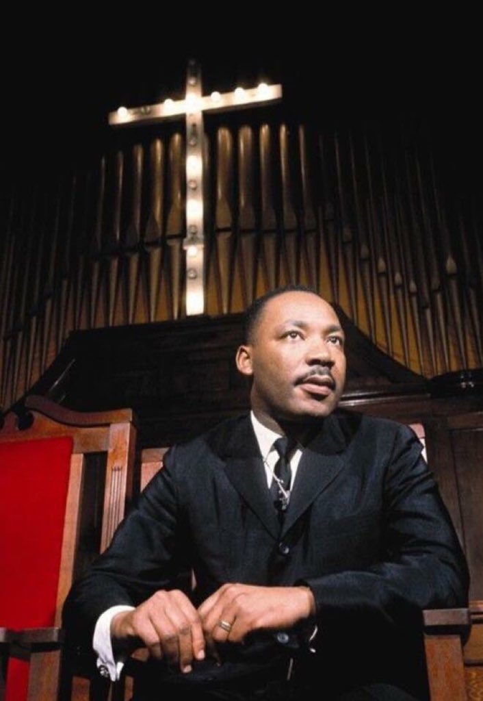 TheKingCenter's tweet photo. “A Church that has lost its voice for justice is a Church that has lost its relevance in the world.” #MLK #SundayWithKing https://t.co/zSBFzboQas