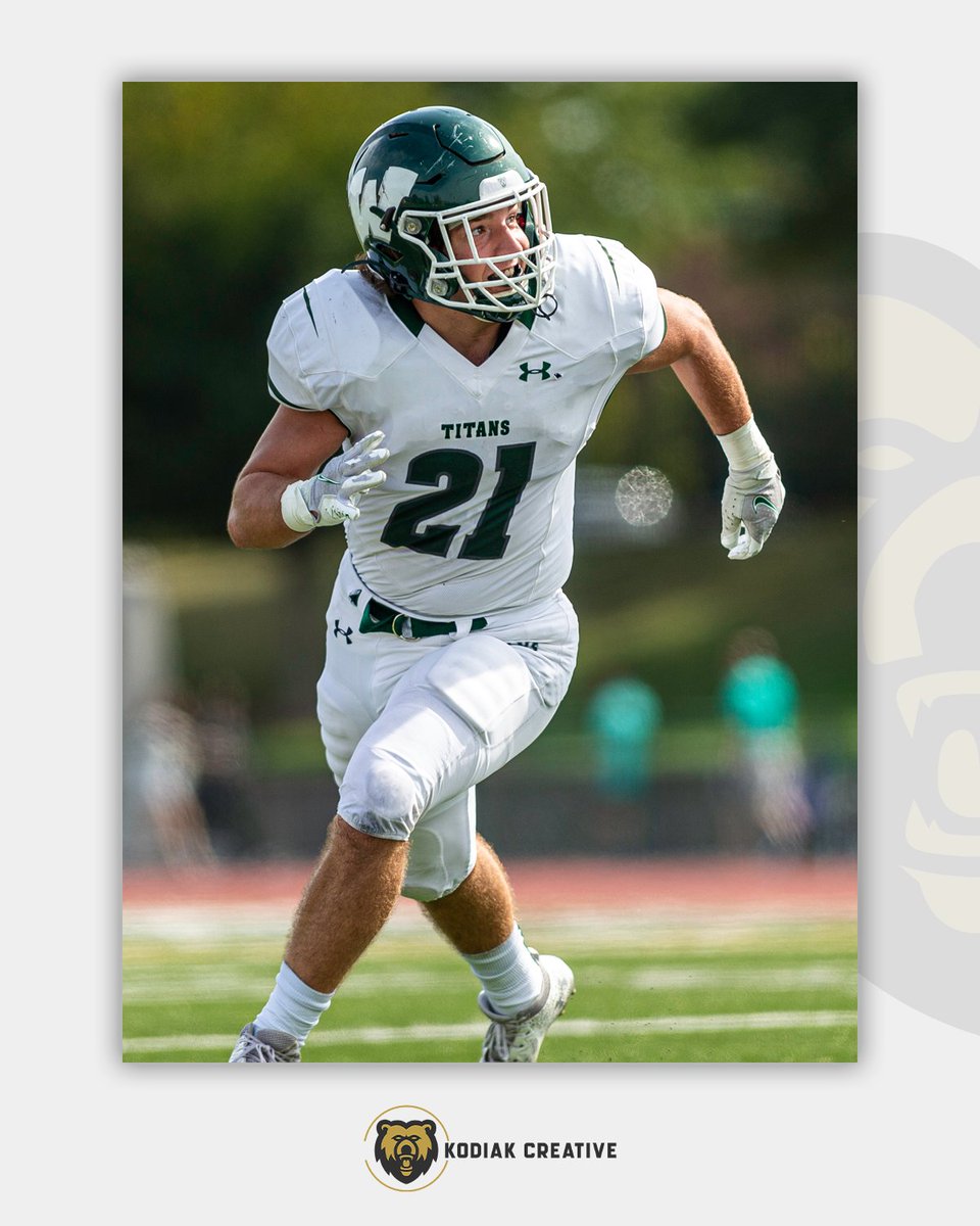 Connor Nigro finished tied with a team-best 10 tackles (9 solo) and 1 pass breakup in Illinois Wesleyan's 38-22 loss to WashU on Satuday, October 9.

📍 St. Louis, MO
🏈 <a href="/iwusports/">Illinois Wesleyan Athletics</a> 𝙭 <a href="/IWUTitanFball/">ILLINOIS WESLEYAN FOOTBALL</a>

#onassignment #teamcanon #ncaa #football