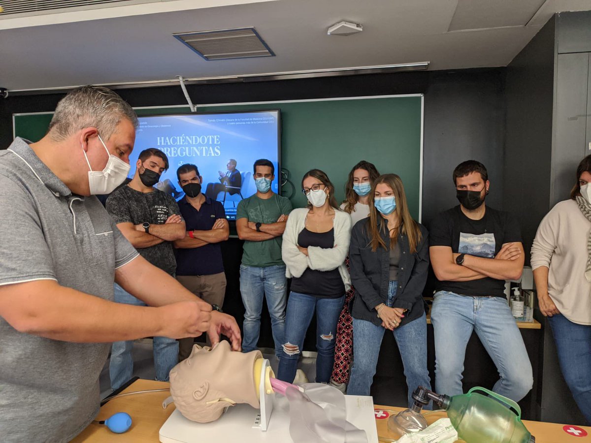 Finaliza el S1 con el prof. Dr. <a href="/arubiolopez/">Alberto Rubio Lopez</a> 

Nuestros alumnos se han adentrado en la #fisioterapiainvasiva con los conocimientos y medidas que se requieren para realizar un procedimiento seguro y saber reaccionar en situaciones de urgencia #fisioterapiasegura #rcc #top