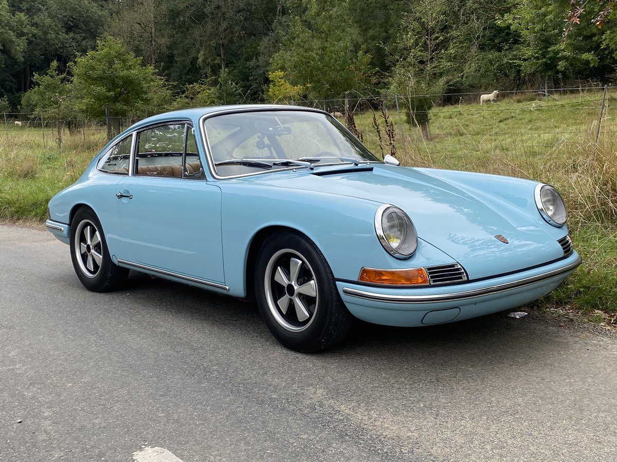 harrym_vids's tweet photo. Really enjoyed putting today’s Harry’s Garage video together. Features the delectable’65 Porsche 911 built by Sports Purpose based up at #biscesterheritage 
Just wait until you hear its trick 2.2litre engine sing! Vid goes live at 5pm today.. https://t.co/SK7GkLFDFe