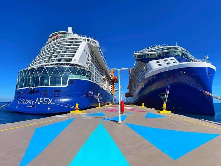 UpAndFlyTours's tweet photo. Primer encuentro de las dos joyas de la corona de #celebritycruises, en las aguas del Caribe... 
#CelebrityApex &amp; #CelebrityEdge #CrucerosDeLujo #LuxuryCruises #UpAndFlyCruises #UpAndFlyTours https://t.co/pZrx2y31q3
