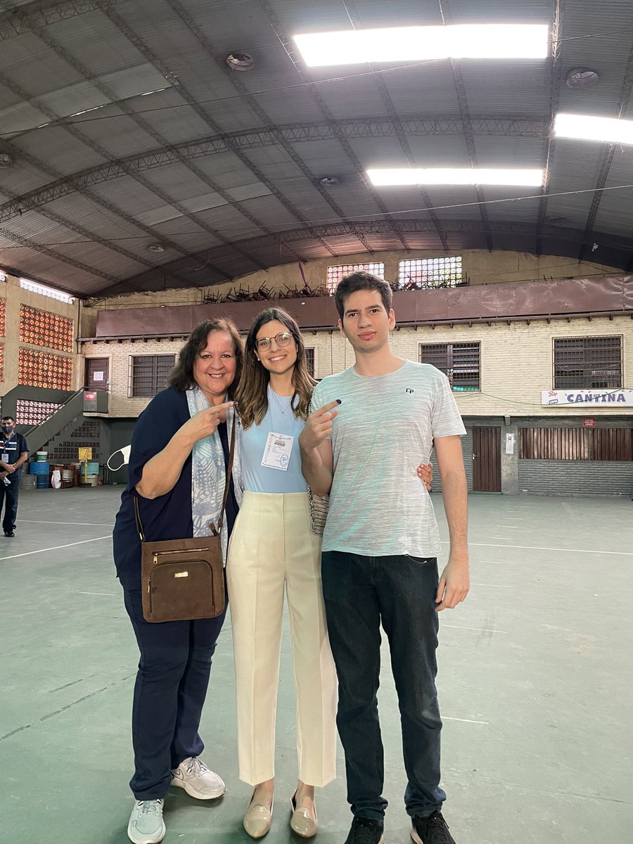 anapaurojas's tweet photo. Acompañada siempre ✨

#AndaaVotar #EleccionesMunicipales2021 https://t.co/LfJOiA6t6p