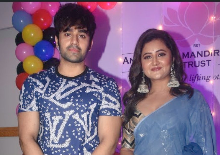 ayshahabib11's tweet photo. Rashami and Pearl for a Garba event in Mumbai ✨

#RashamiDesai #PearlVPuri 
@TheRashamiDesai https://t.co/NWKha6NFgH