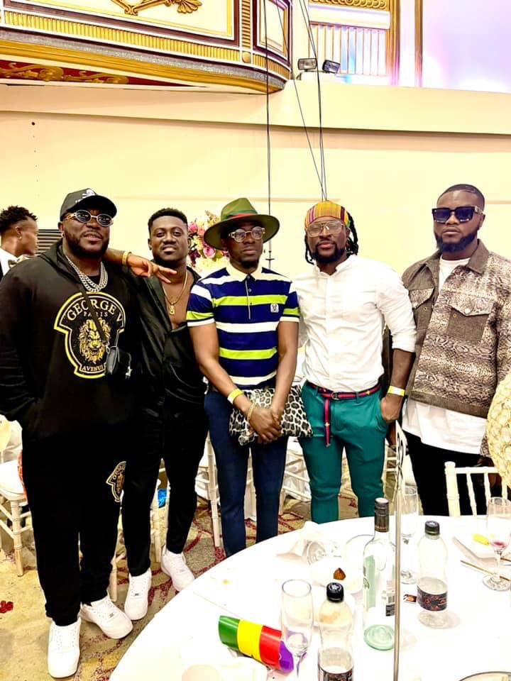 Ambitiousvilla_'s tweet photo. Last night at Ghana Music Awards UK , @ayesemmusic Connect with Some of Tadii Music Icons , Nhyiraba Kojo Sika , Ras Ebo Disz , Kolibano Rhymz , FiiFii C , &amp; Anyertei ❤️💚🙌🏿🙌🏿🙌🏿🙌🏿 https://t.co/92FNvdJKXa