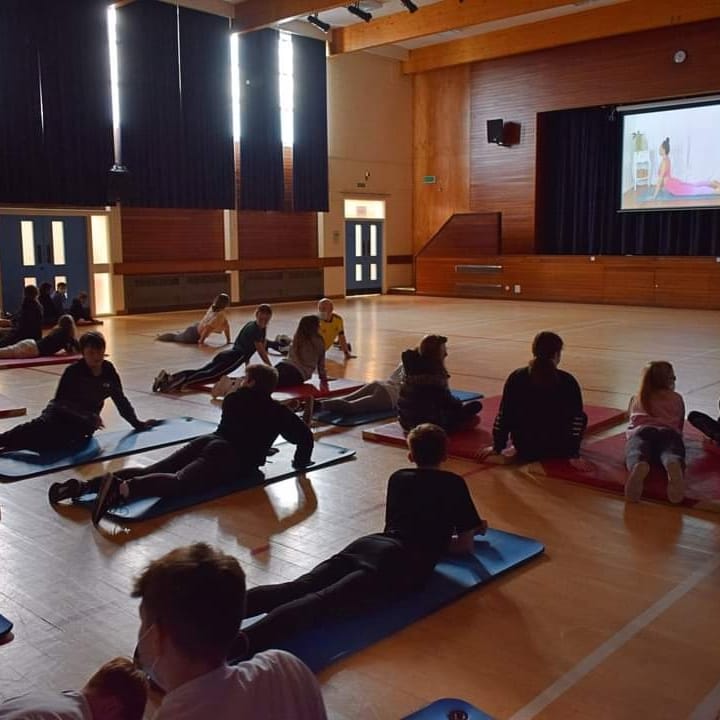 BXAPE1's tweet photo. 10/10/21 WORLD MENTAL HEALTH DAY! 

💚 💙 This week, our S1+2s had the afternoon off timetable to explore coping strategies to improve mental health.
“Promise me you’ll always remember you’re braver than you believe, stronger than you seem, and smarter than you think.” 💙💚 https://t.co/VL9dLztStR
