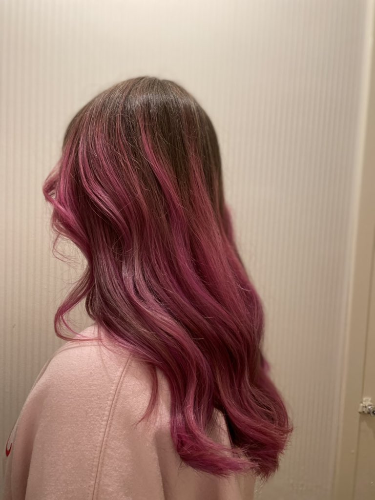 betteroffabs's tweet photo. my hairs pink! https://t.co/PNZ2exu4Si