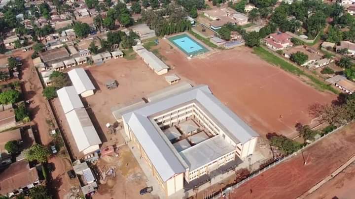alain_brad's tweet photo. Une réalisation qui fait la fierté de la RCA mille bravos AGETIP-CAF agence gérée par un centrafricain d'avoir permis l'aboutissement du projet financé par @UEenRCA @AFD_France @UEDouglasCarp @SamuelaIsopiEU @VasseurDenis3  @FranceBangui @GouvCF 
@ODouacle  
#OnpeutreussirenRCA https://t.co/lGoFQunliR