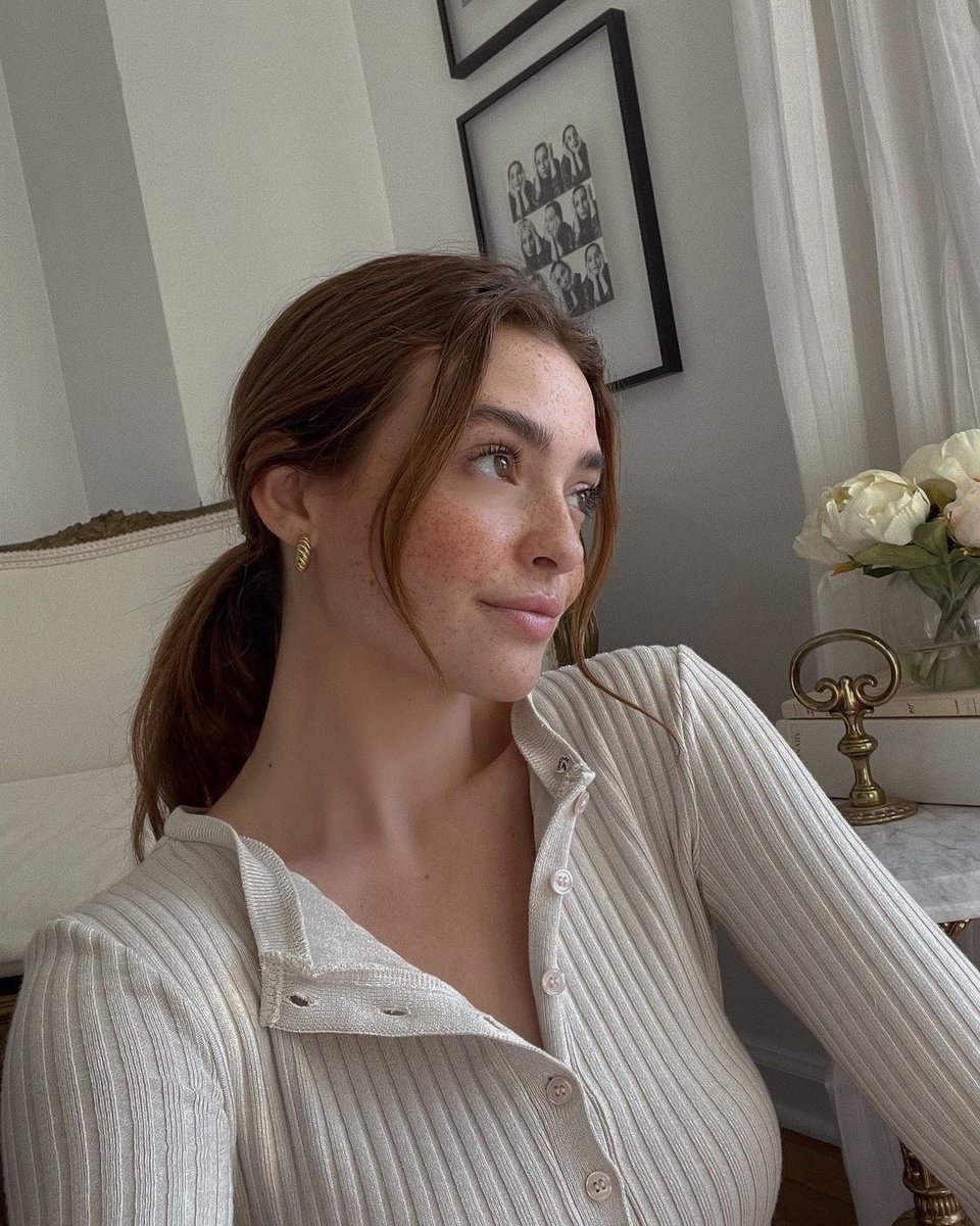 ⠀ ⠀ 

⠀⠀               Brown guilty eyes 
                     and little white lies. 

⠀⠀