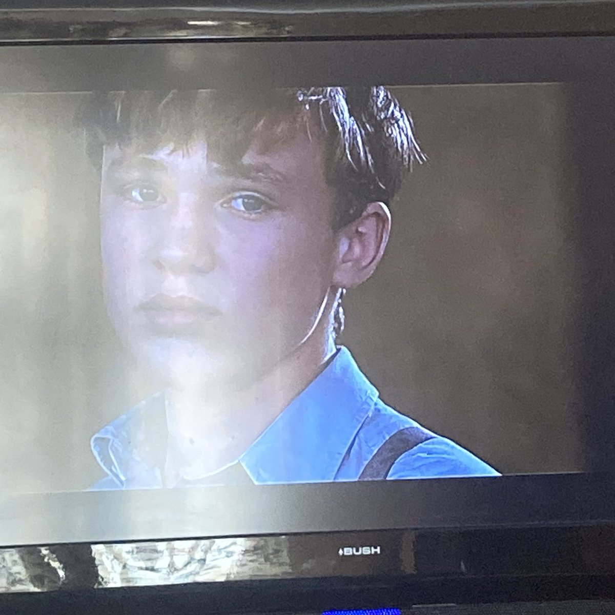 aIwaysaking's tweet photo. ;; i had to go out for an hour this morning but i’m home and watching it again. he looks so 🥺🥺 https://t.co/bfdqQ8ALj6