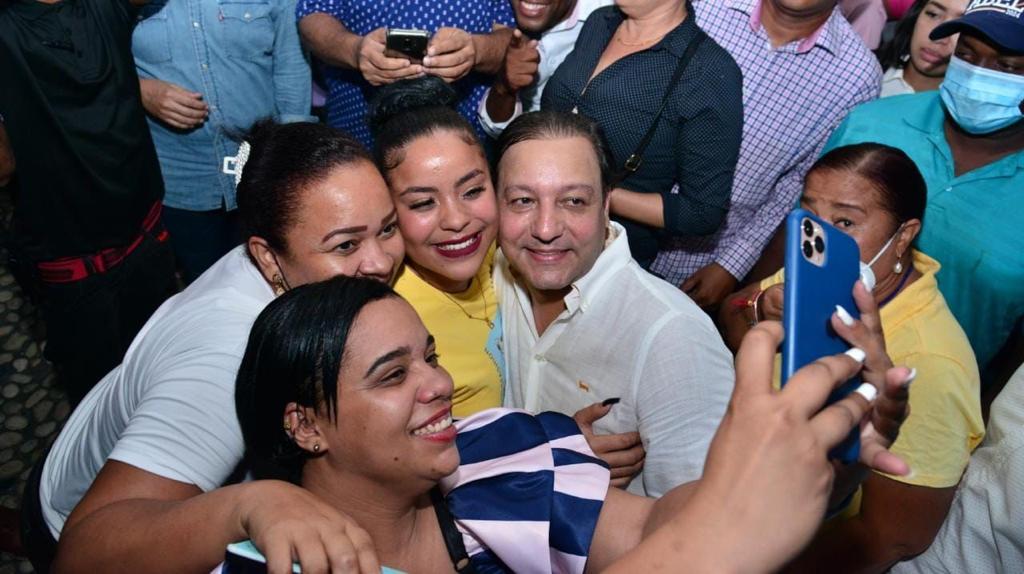 Maria_H55's tweet photo. La militancia de #PLD en la provincia Barahona, recibió jubilosa al compañero Abel Martinez, durante su recorrido por la región sur del país.
El PLD sembrando en el ❤ del pueblo dominicano. ⭐
#YoSoyPLD #TiempoDeAbel #TodosConAbel #Volvemos2024 #MHSP https://t.co/Q3yuCtLsvA