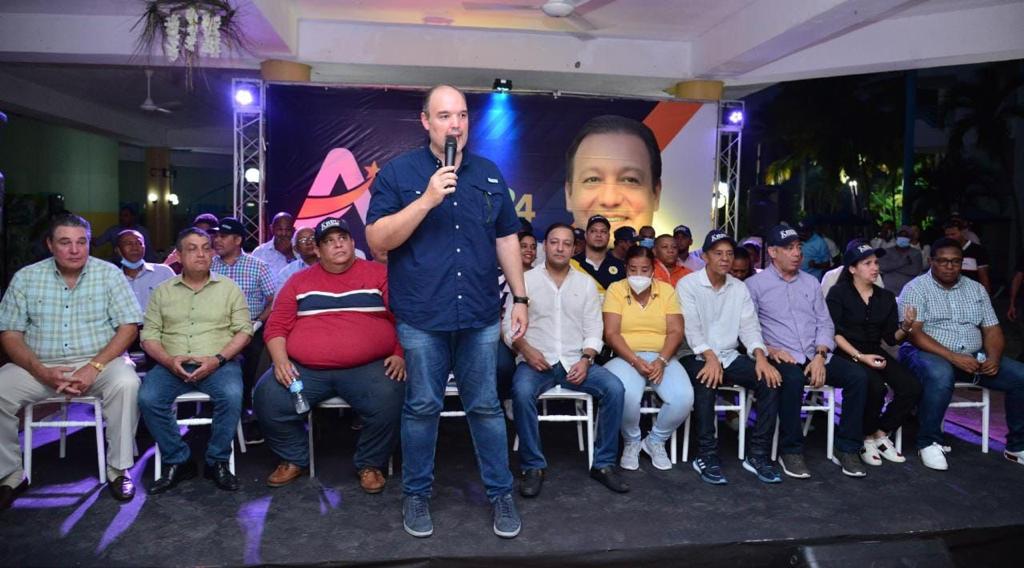 Maria_H55's tweet photo. La militancia de #PLD en la provincia Barahona, recibió jubilosa al compañero Abel Martinez, durante su recorrido por la región sur del país.
El PLD sembrando en el ❤ del pueblo dominicano. ⭐
#YoSoyPLD #TiempoDeAbel #TodosConAbel #Volvemos2024 #MHSP https://t.co/Q3yuCtLsvA