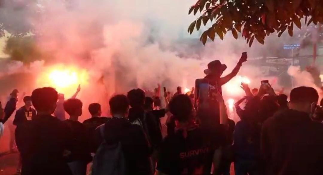 VivaLaPERSIB_'s tweet photo. PANJANG UMUR PERJUANGAN
#savePERSIB https://t.co/KmUGMT6Bu1