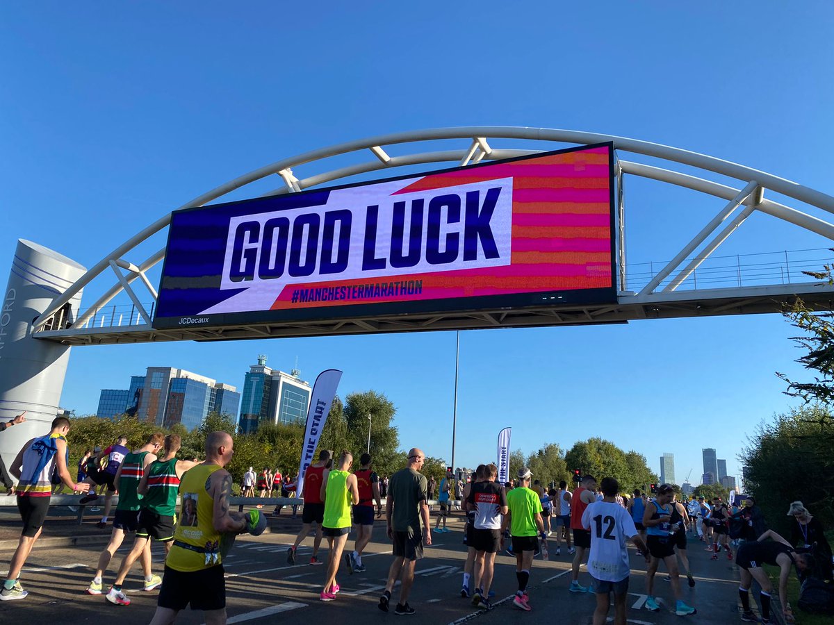 It has BEGUN! #ManchesterMarathon

Live updates: manchestermarathon.co.uk/live-coverage/