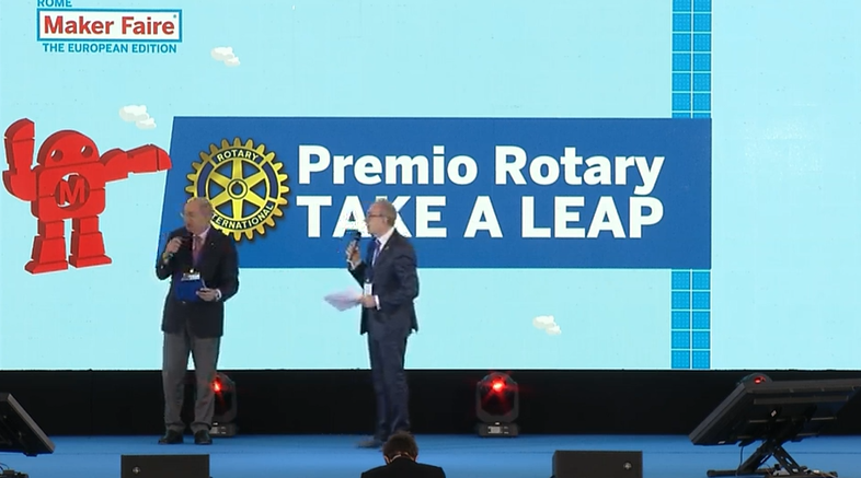 GiovannaDiTroia's tweet photo. Sul palco di #MFR2021 la premiazione #TakeALeap di @RotaryItalia:
🔹UAN.GO #innovazione sostenibile per persone con #sclerosimultipla e disabilità
🔹#EASYDRONE|qualità dell'aria
🔹#GIUSTA| #delivery
🔹#Blink| #digitaldivide
#MakerFaireRome #branded @MakerFaireRome https://t.co/jyKKVZBKUR
