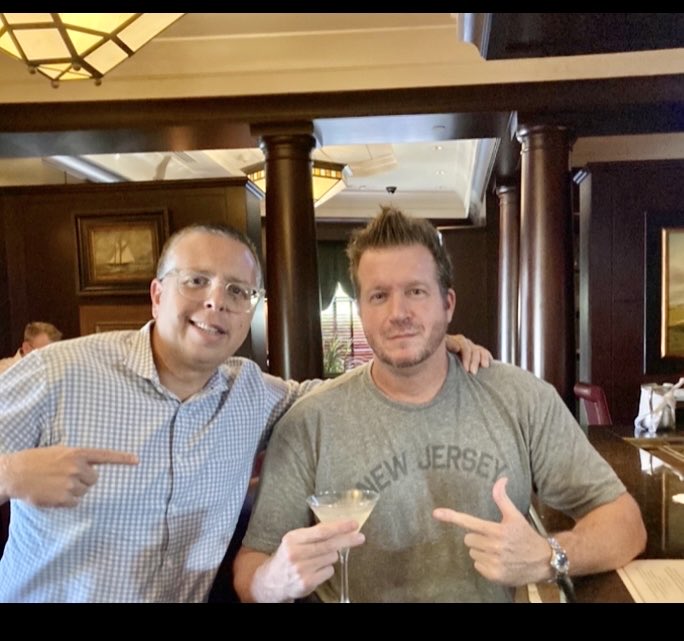 kevinleewitt's tweet photo. Not much needed here: #myagent #jerseyboys #laughs #improv #capitalgrille🍸 https://t.co/fmtyhzaB0m