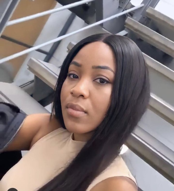 ghtrendinglinks's tweet photo. It's how twitter influencers re crying this morning on top of Erica's win. 1900 and mogul keeps pressing necks. Omo if it easy do am. She said that and it's on periodt
Sad thing is she’s not the only ex HM who won yesterday yet it’s her matter they’re on now. #FreeErica https://t.co/QnKm3U5NGB