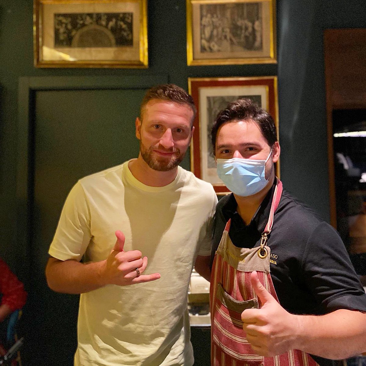 ¡Gracias @shkodranmustafi por elegirnos! #levanteud #aldeportelegustasantommaso #futbolistas #cocinabiertatodoeldía #santommaso #cocinaitaliana #restaurantesvalencia #valencia