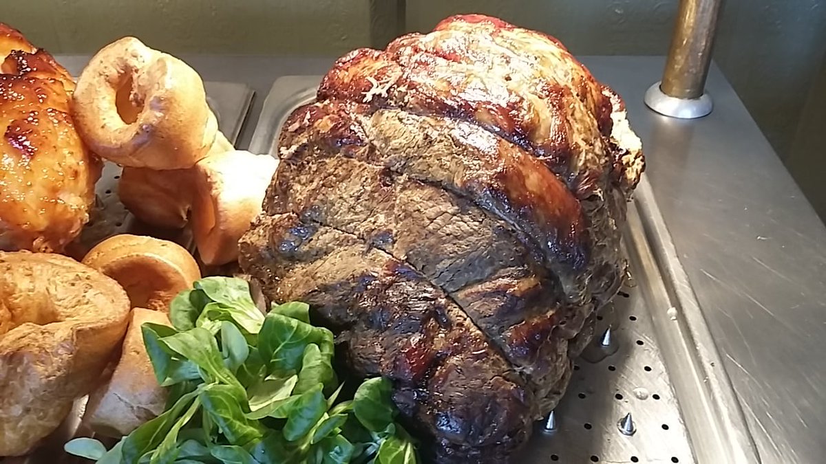 northshorehotel's tweet photo. We are getting ready to serve our delicious carvery between 12pm - 3pm.
So come on down or to avoid disappointment call us on 01754 763298 to get booked in now and you can decide on 1, 2 or 3 courses. https://t.co/k0xmAw7vkX