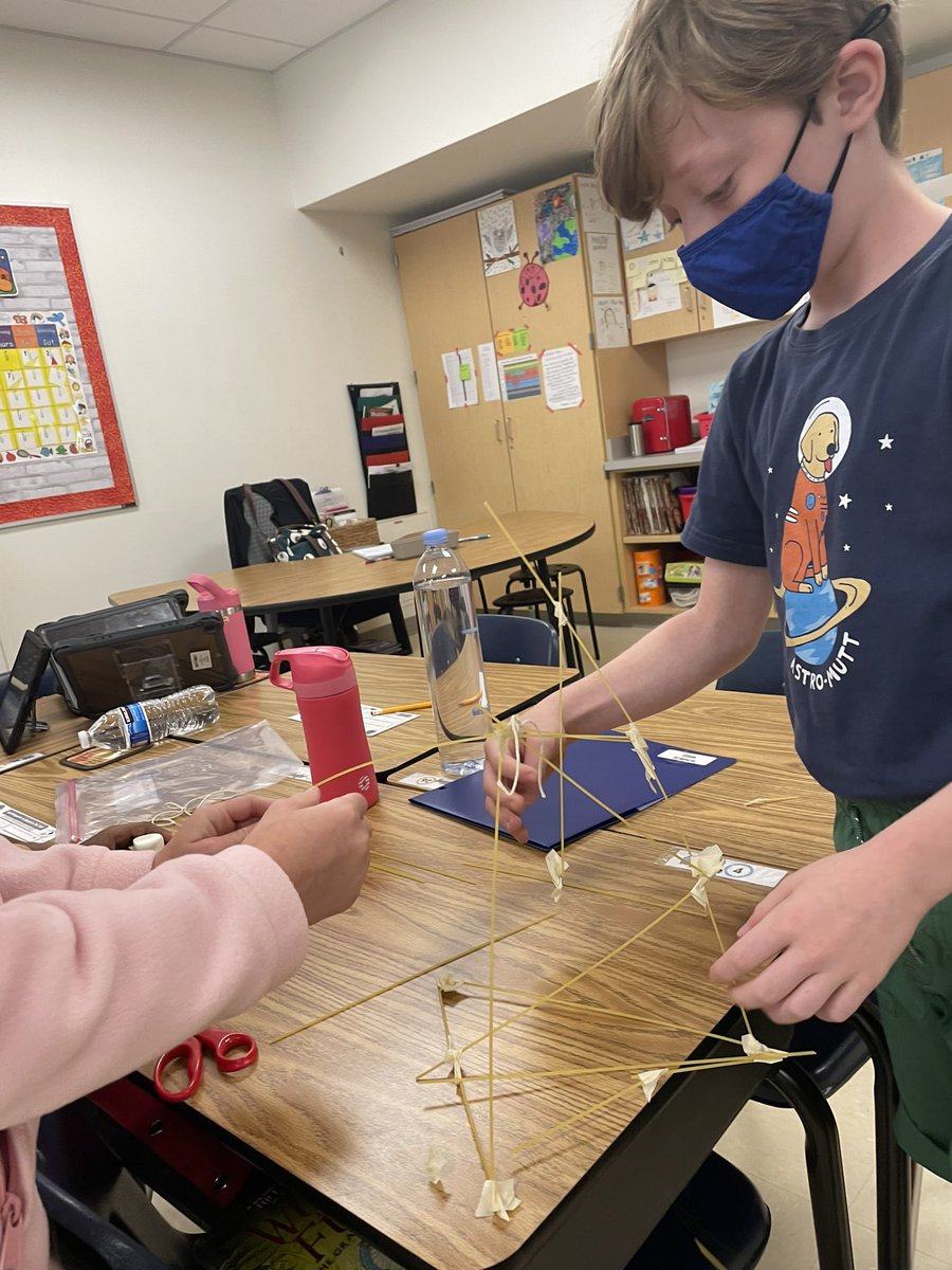MsFranz_ATS's tweet photo. Shout out to @MyRedCooper 4th Grade class for using their #HabitsofMind #Metacognition skills for our first STEAM challenge of the year! #thinkingaboutthinking #knowingyourknowing #spaghettimarshmallowchallenge @APSGifted @APS_ATS https://t.co/nfmJPn94wF