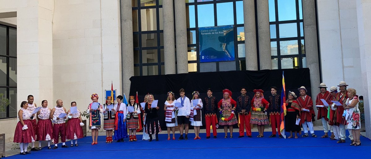 JMDLatina's tweet photo. El folclore de Bolivia 🇧🇴 , Ucrania 🇺🇦 y Perú🇵🇪, representado por Comunidad Sariri, Asoc. Cumbre Eslava, Arte y Tradición Andina y Raíces del Perú, ayer en la que es su casa en #Madrid :el CC. Fernando de los Ríos. Festival intercultural #MultiLatina 2021. https://t.co/URhjAiGSrT