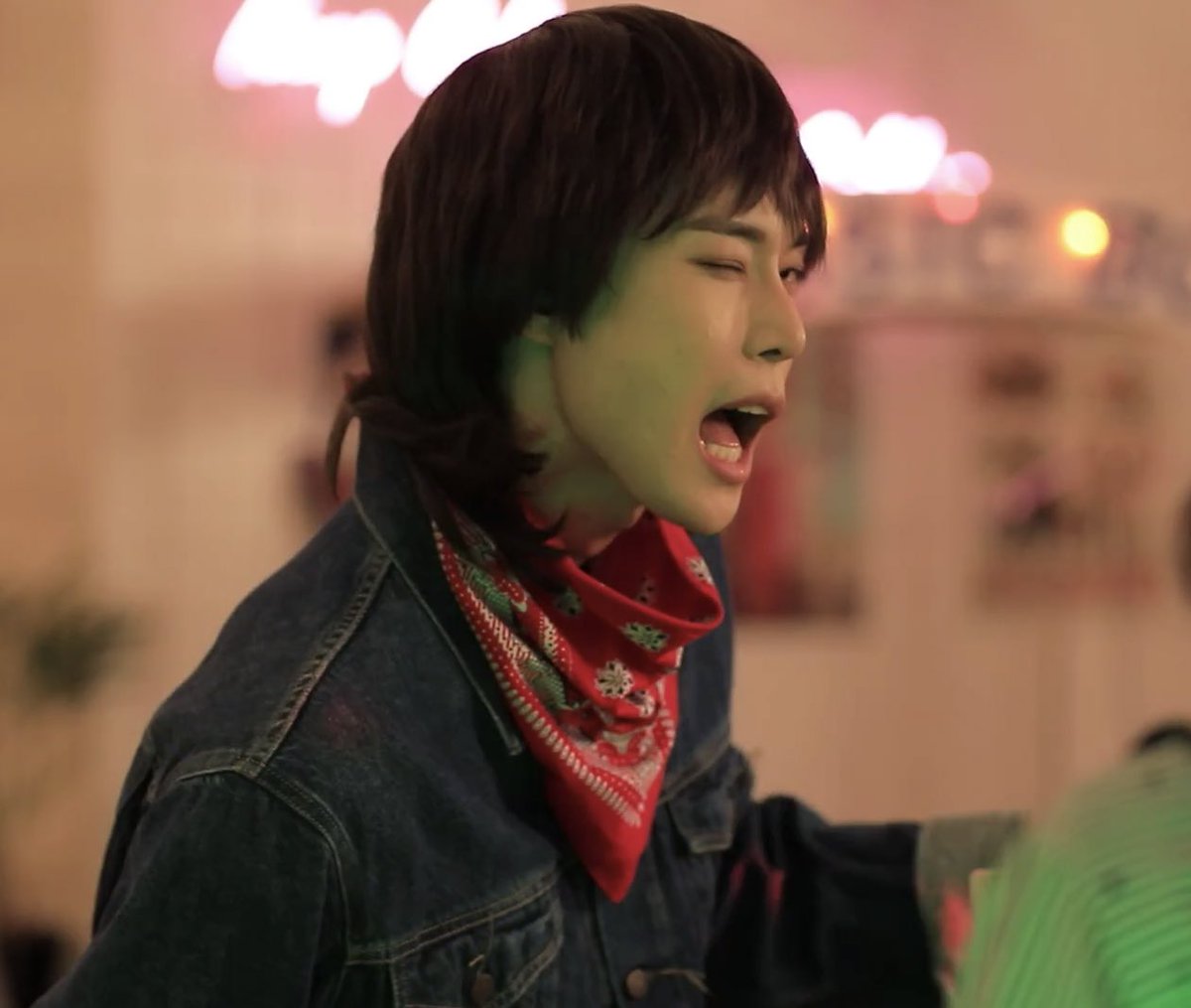 kdysource's tweet photo. doyoung reenacting retro-style obsessed doyoung's wink https://t.co/msk3y6diyT