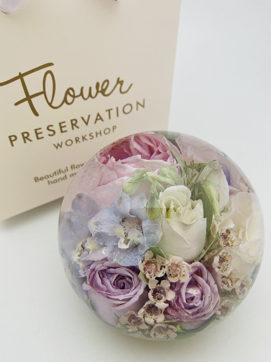 preservedintime's tweet photo. Wow , what a summer its been , now finishing our May and June wedding flower paperweight orders https://t.co/qKLJBvW3R1