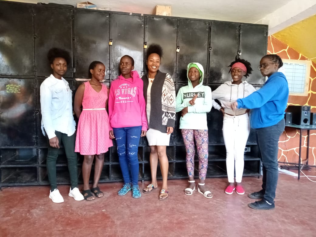 KiberaResponse's tweet photo. Girls in digital spaces
#Mademnatech #Techfestival
#InternationalDayoftheGirl 
@sisters_mad @CommunityDHR @GardenofhopeFdn @Krcs_NRbBranch @ImarikaYouth @superb_cbo @CFK https://t.co/IBk4FYYvdo