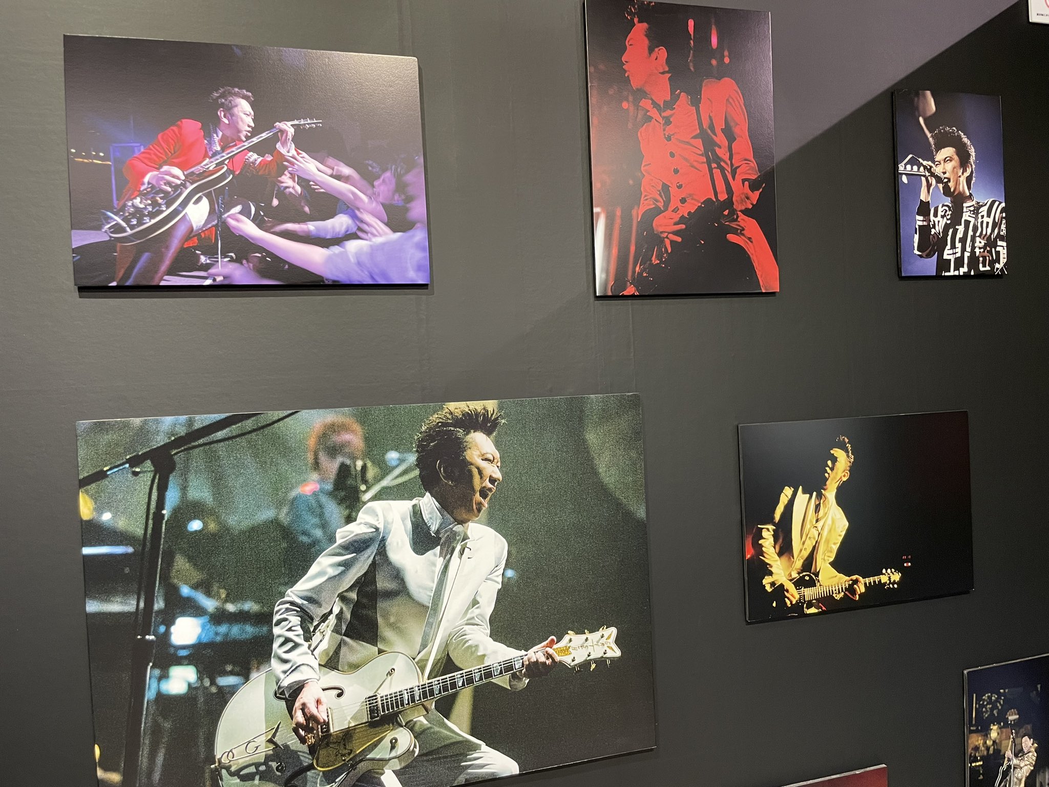 تويتر Shinya てんちょ 姐さんと鉄砲玉 على تويتر どの時代の布袋さんもかっこいいのよ 布袋寅泰 Hotei Hotei40th Hoteiミュージアム T Co Ubo8zdgd0f