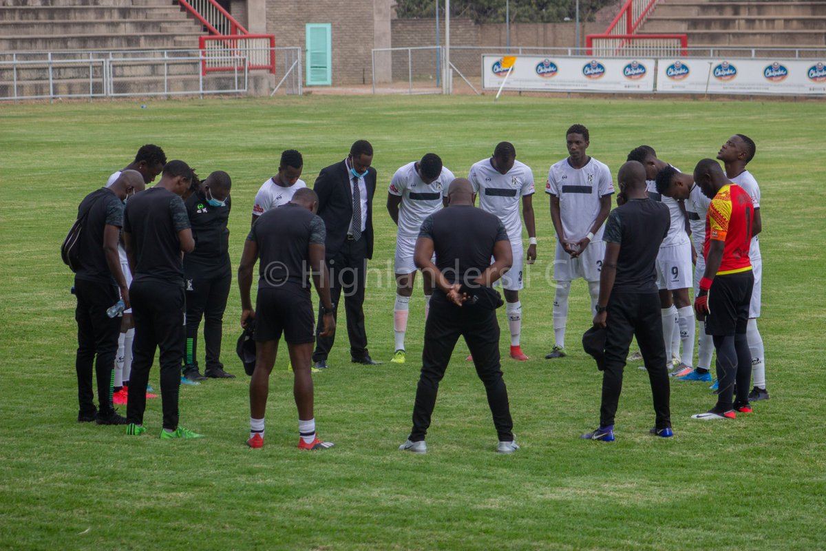 HighlanderBosso's tweet photo. Before every match we pray, then our War Cry follows:

"At Highlanders we are One!"
 "[Name of the Opponent] must die"
"Abafeeee! Abafeee"

#SIYINQABA https://t.co/EjlXtthHk6