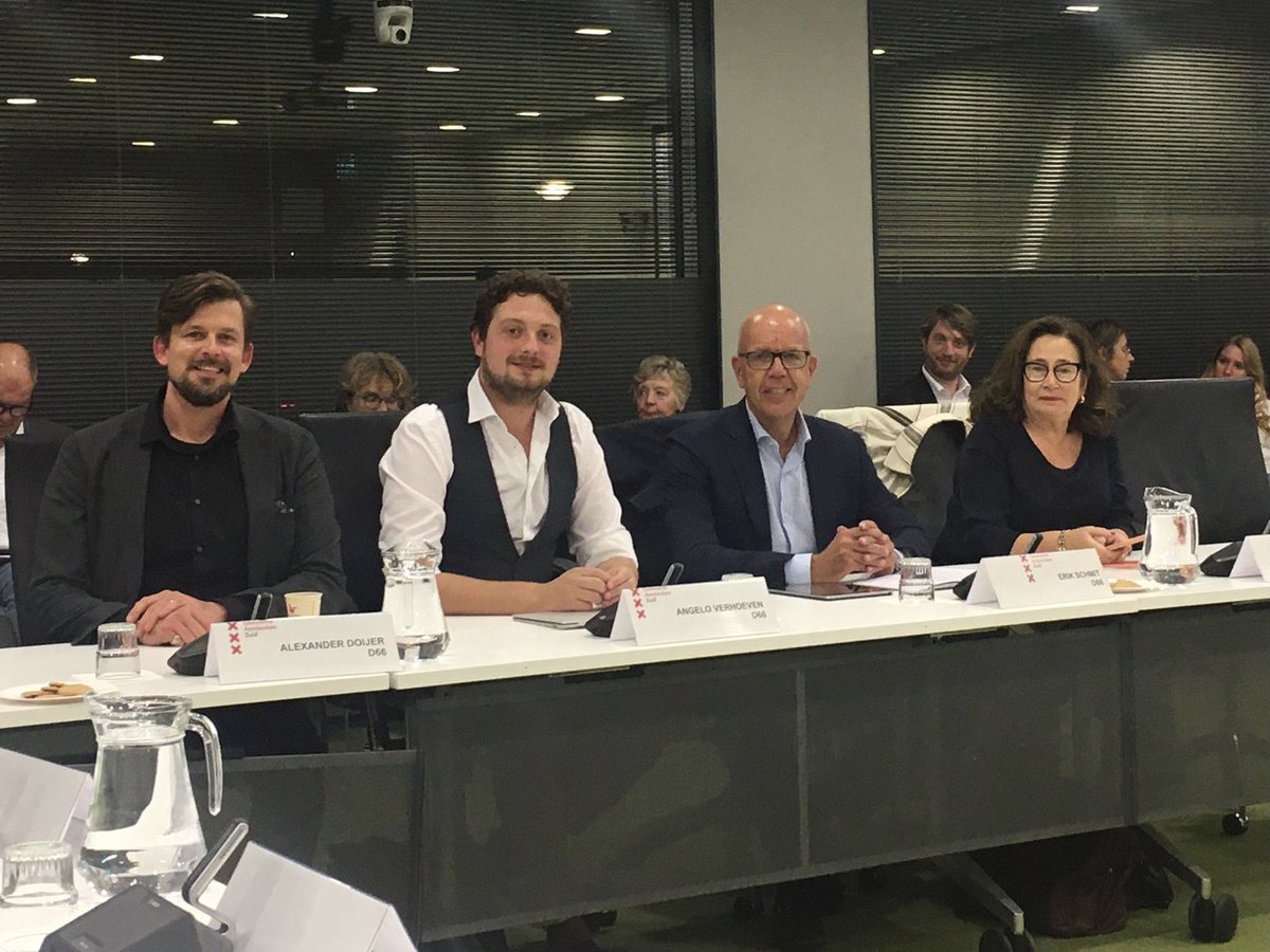 Meer geclusterde seniorenwoningen (middenhuur en koop) in #Buitenveldert, zodat ouderen in de buurt kunnen blijven wonen en hun sociale netwerk behouden. <a href="/VerhoevenAngelo/">Angelo Verhoeven</a> en <a href="/kuneburgers/">Kune Burgers</a> vroegen het stadsdeelbestuur de mogelijkheden te onderzoeken.