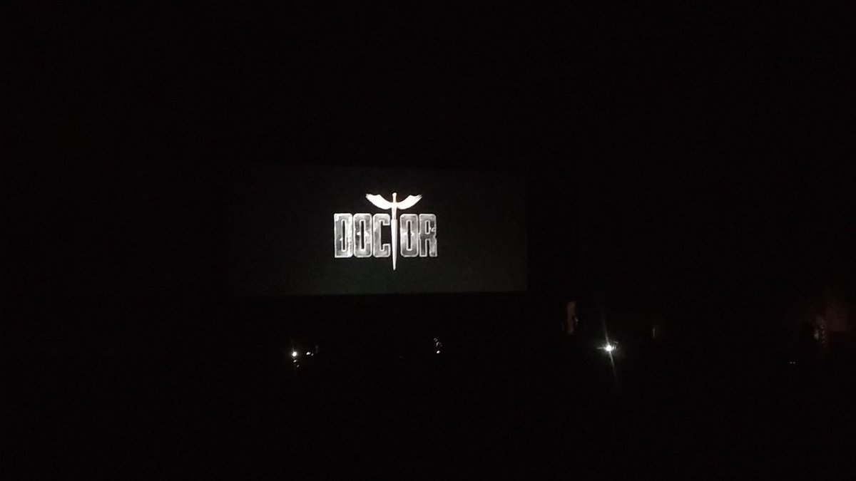 divakarmaster's tweet photo. @Nelsondilpkumar - New Treatment Sema 👌@Siva_Kartikeyan - Operation Success 👍@priyankaamohan - She Kidnapped All Our Hearts💕 @anirudhofficial BGMs🔥 Are Vera Mari⚡ Vera Mari #Doctor #Sivakarthikeyan #Priyankamohanan #Anirudh #NelsonDilipkumar #Kingslay https://t.co/m9Hh7TywHV