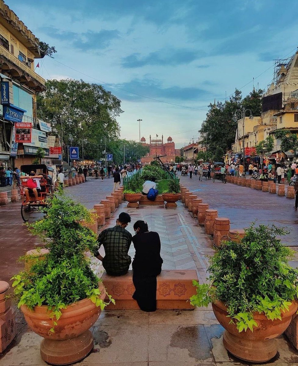 nitinpanigrahi's tweet photo. #Delhi Also Joins Club of World Cities,where Car Centric #Road transformed into People Centric #Street
Delhi’s Iconic Chandni Chowk Shows Way Forward To Prioritise Pedestrian & Cyclist Over Motorist
#ChandniChowk for
#WalkAMileWithASmile
#SustainableCities
#Pedestrianisation https://t.co/N9GgqD6my9
