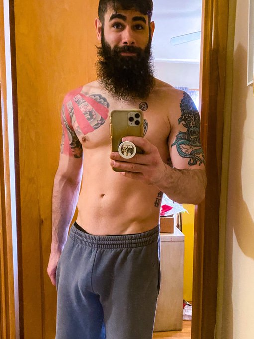 Watch axlerodstewart's leaked NSFW photo on TwXstars