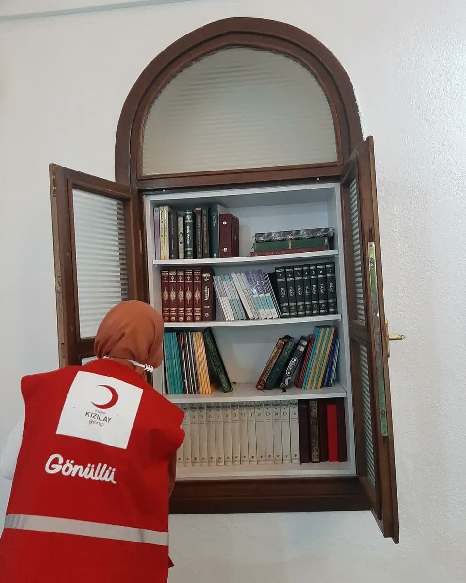 Genç Kızılay Sinop İl Başkanlığı olarak Camiler ve Din görevlileri haftası vesilesiyle Sinop Merkezde yer alan Tarihi Saray Camii'ni ziyaret ederek temizliğini gerçekleştirdik. Bu vesile ile Tüm din görevlilerimizin haftasını kutlar, gönüllü arkadaşlarımıza teşekkür ederiz.