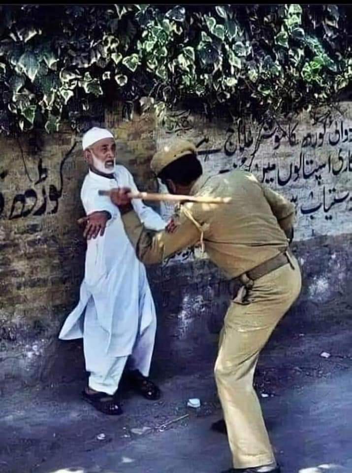 22Fethia's tweet photo. @ennaharonline Aidez les musulmans en Inde, même avec un mot, afin qu’ils puissent être un argument pour vous devant Allah.

#كشمير_المحتلة 
#كشمير_تباد 
#انقذوا_مسلمي_كشمير 
#مسلمين_كشمير
#Help_kashmir
#india_is_the_terrorist_country  
#Modi_is_a_terrorist https://t.co/fXa4BUs6Yi