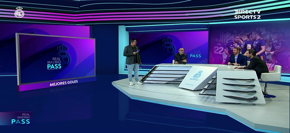MiguelAprile's tweet photo. En el #RMPASS juntos a los cracks

@dalvarez1976 @nachitotv_ y #JesusAlcaide

¡Gracias Totales! 🙌🏻

#Seguimos 🙏🏻 https://t.co/ADHsDlAt1v