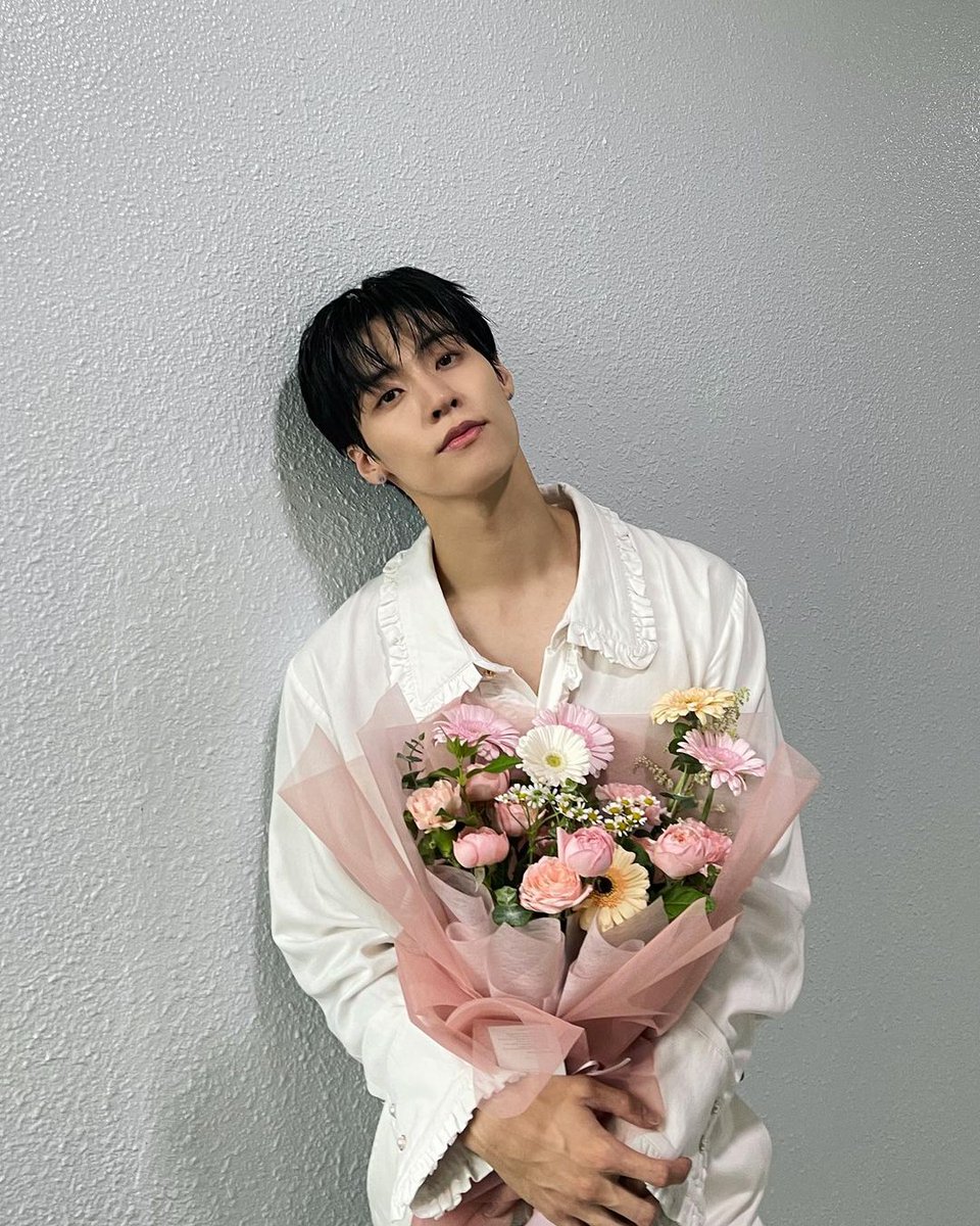 yonashom's tweet photo. Aşık olundu✅
Ağlandı✅
Fotoğraf öpüldü✅
Böyle bir lidere sahip olduğumuz için şükredildi✅
#nflying_is_back #NFlying https://t.co/RxbRfswHkD