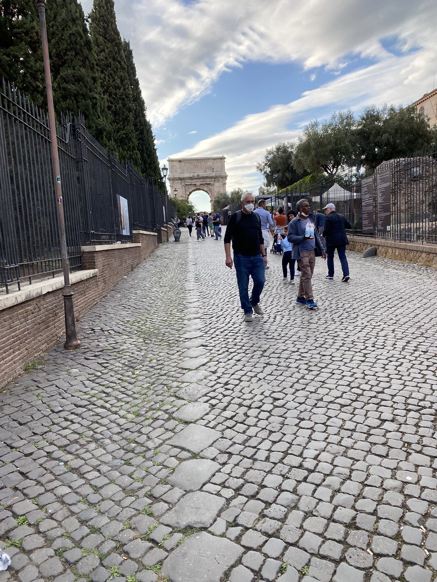 fracarboni's tweet photo. @RiprendRoma @MercurioPsi @salviamoroma @battaglia_persa @Antincivili @virginiaraggi GRAZIE https://t.co/FcNvCBlx6e