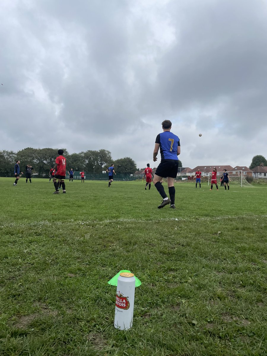 Watching <a href="/MiddlesexArmsFC/">Middlesex Arms FC</a> 

#sundayleague
#cans