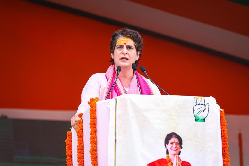ParitoshCongre1's tweet photo. किसानों के सम्मान में, 
कांग्रेस है मैदान में! 

@priyankagandhi जी की बनारस में “किसान न्याय रैली”

#KisanKoNyayDo https://t.co/RXkIVuKbbN