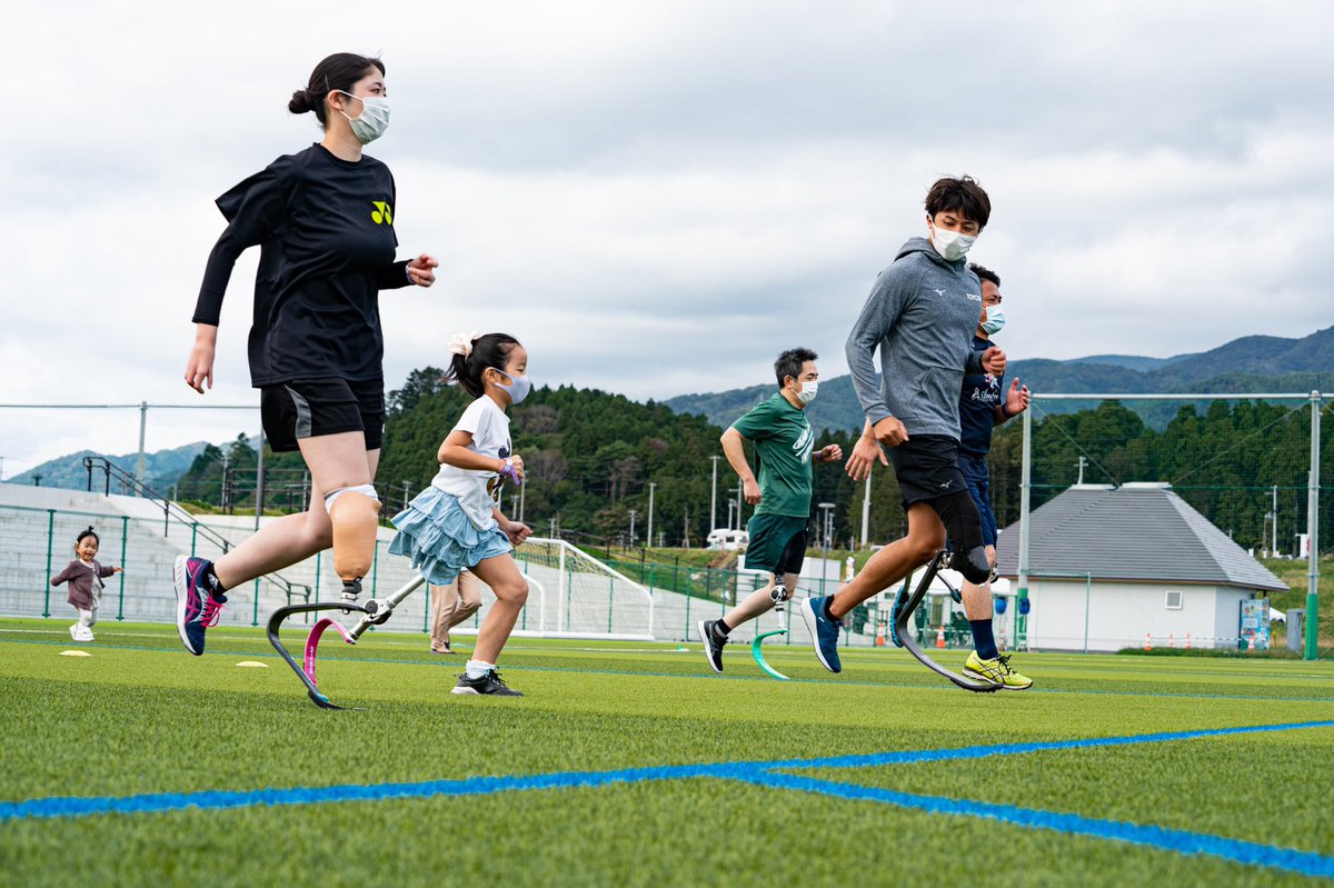 陸前高田の花火大会にあわせ、ブレードランニングクリニック開催。5名の参加者が走った

この写真の中に佐藤圭太選手以外に5名いるのがわかりますか？
#bladeforall