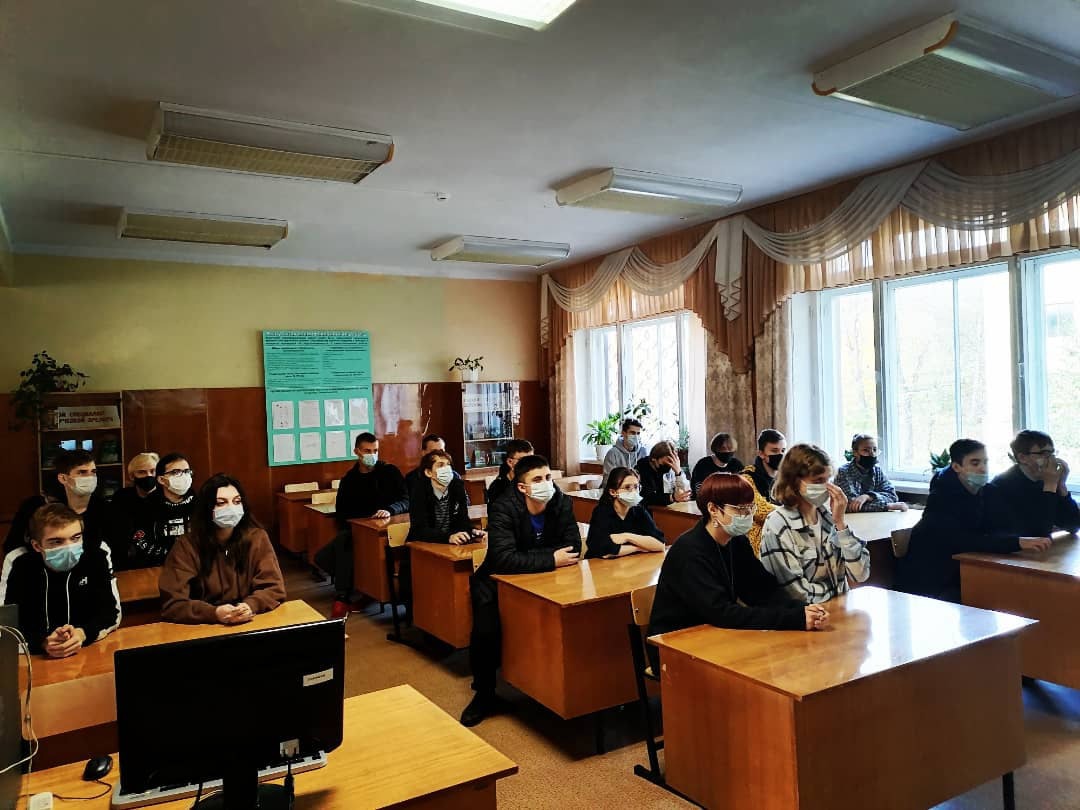 libraryrussia's tweet photo. 8.10 В Тульском Экономическом колледже библиотекари ЩГЦБ провели Час эстетики "Эскизы удивительной жизни", приуроченный ко Дню памяти Алексея Кондратьевича Саврасова. #библиотека #щекино #тэк #мероприятия #живопись #саврасов #деньпамяти https://t.co/9UKbTGKGmJ