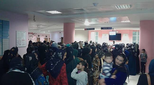 haliIkaya's tweet image. İzmir Şanlıurfa Tanıtımına katılan
#Zeğel ve #Mutrıp Ekibine Selam Olsun…

Tanıtımı güzel yapın, Arada mendili verin Ortaya Çıksın…Ne bileyim Halay başı yapın, Yani farklı olsun bu sefer

Şanlıurfa’ da Hiç bir sorun yok…
Herşey İSOT ‘ la Güzel
#YaparsaZeynelAbidinYapar